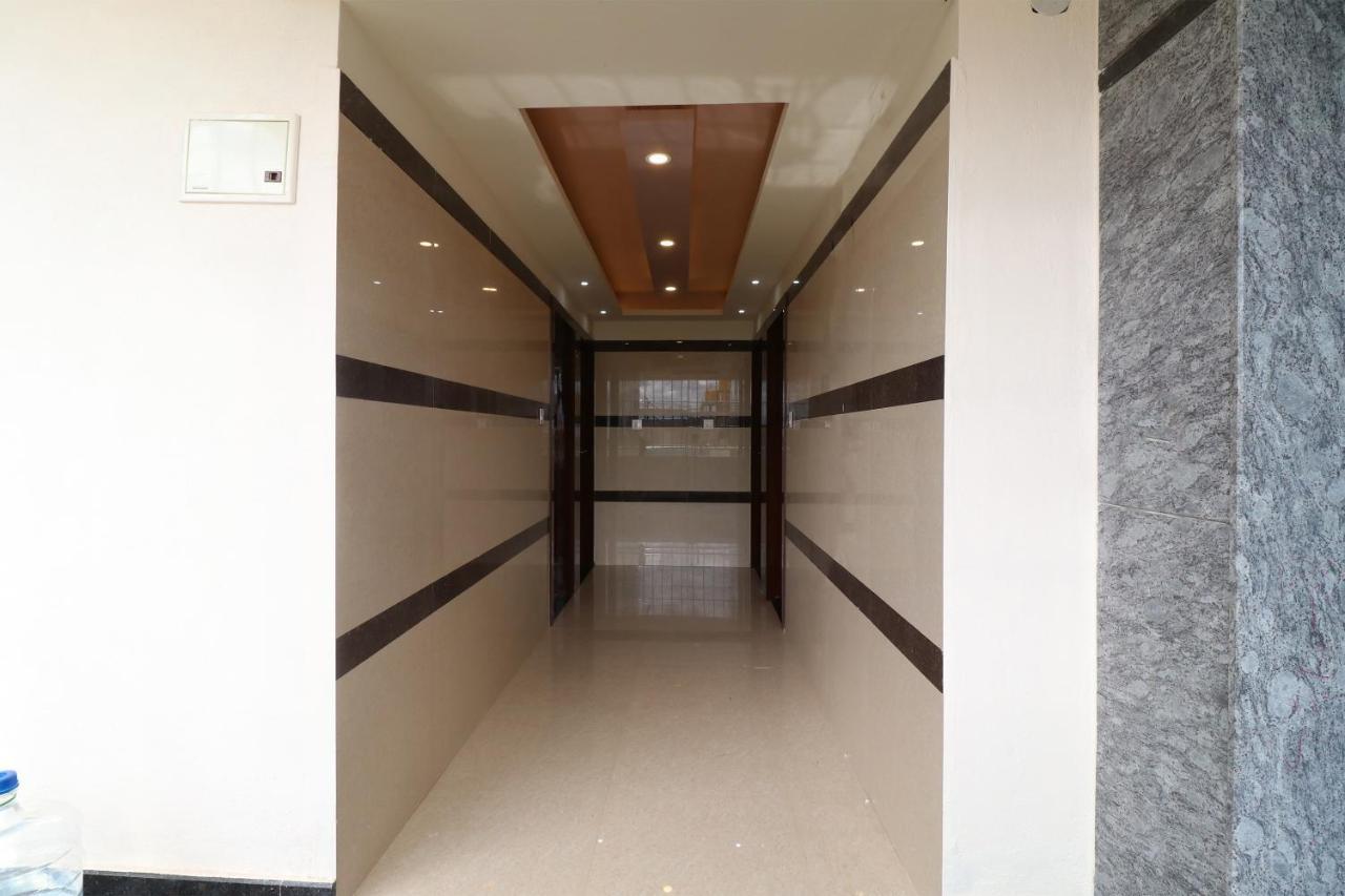 Oyo 37349 Sai Palace Hotel Chik Banavar Exterior foto