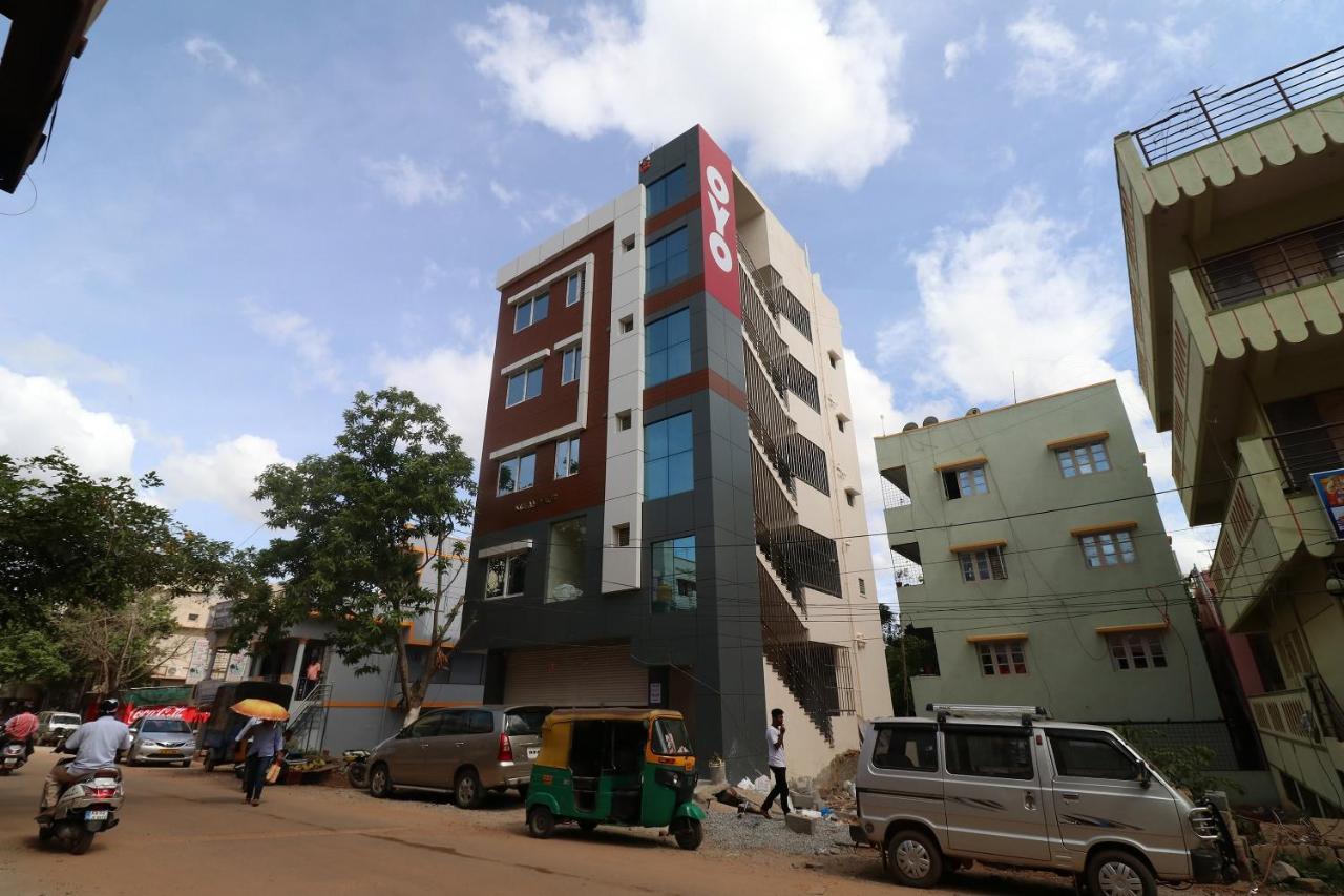 Oyo 37349 Sai Palace Hotel Chik Banavar Exterior foto